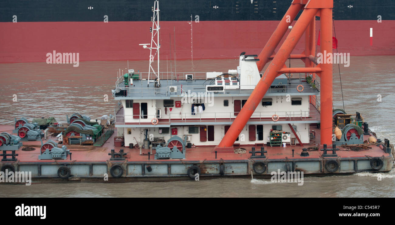 Container ship in the Yangtze River, Shanghai, China Stock Photo - Alamy