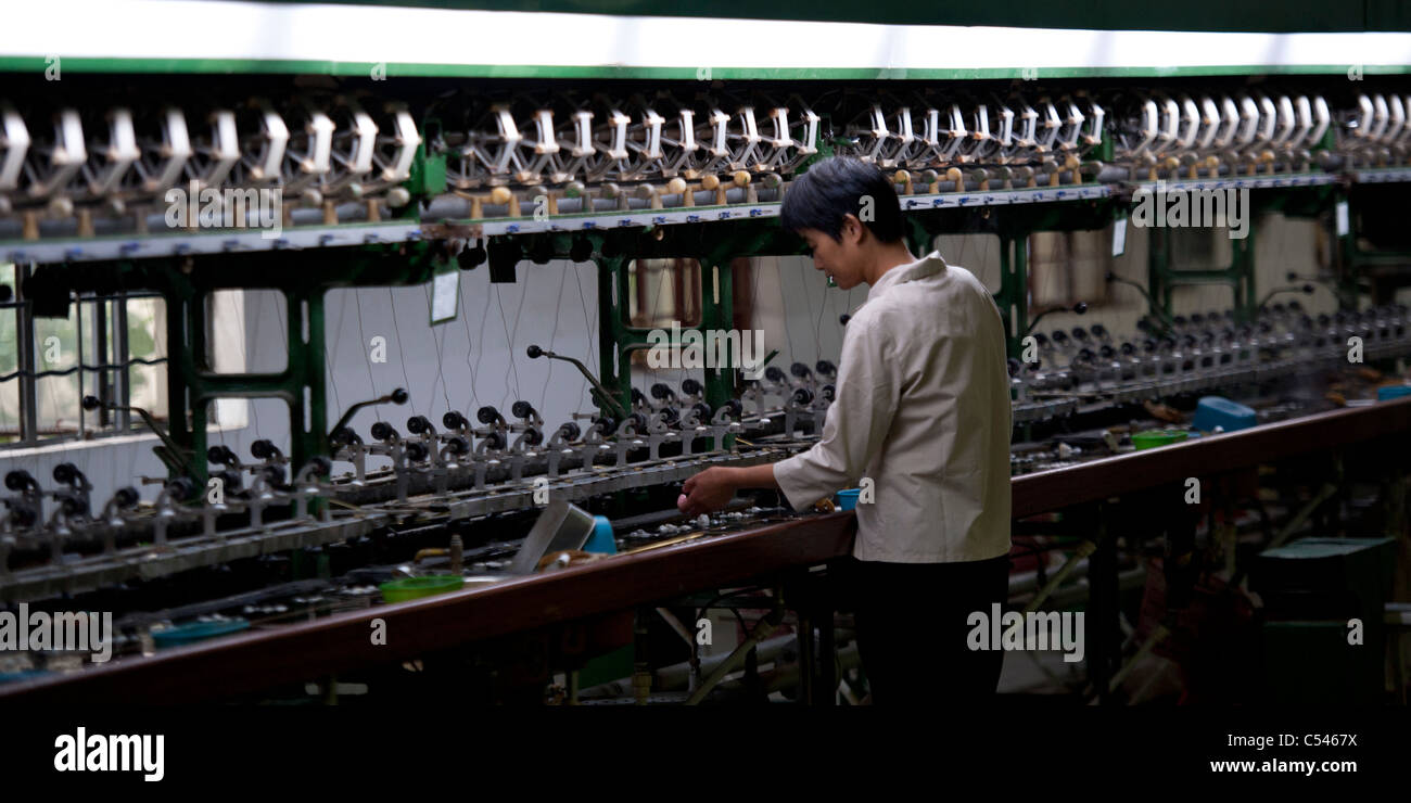 Worker In A Silk Factory Suzhou Jiangsu Province China Stock Photo Alamy