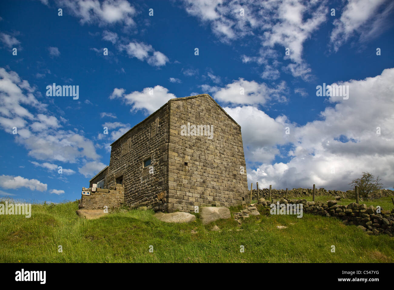 old barn in Trawden Colne Lancashire Stock Photo - Alamy