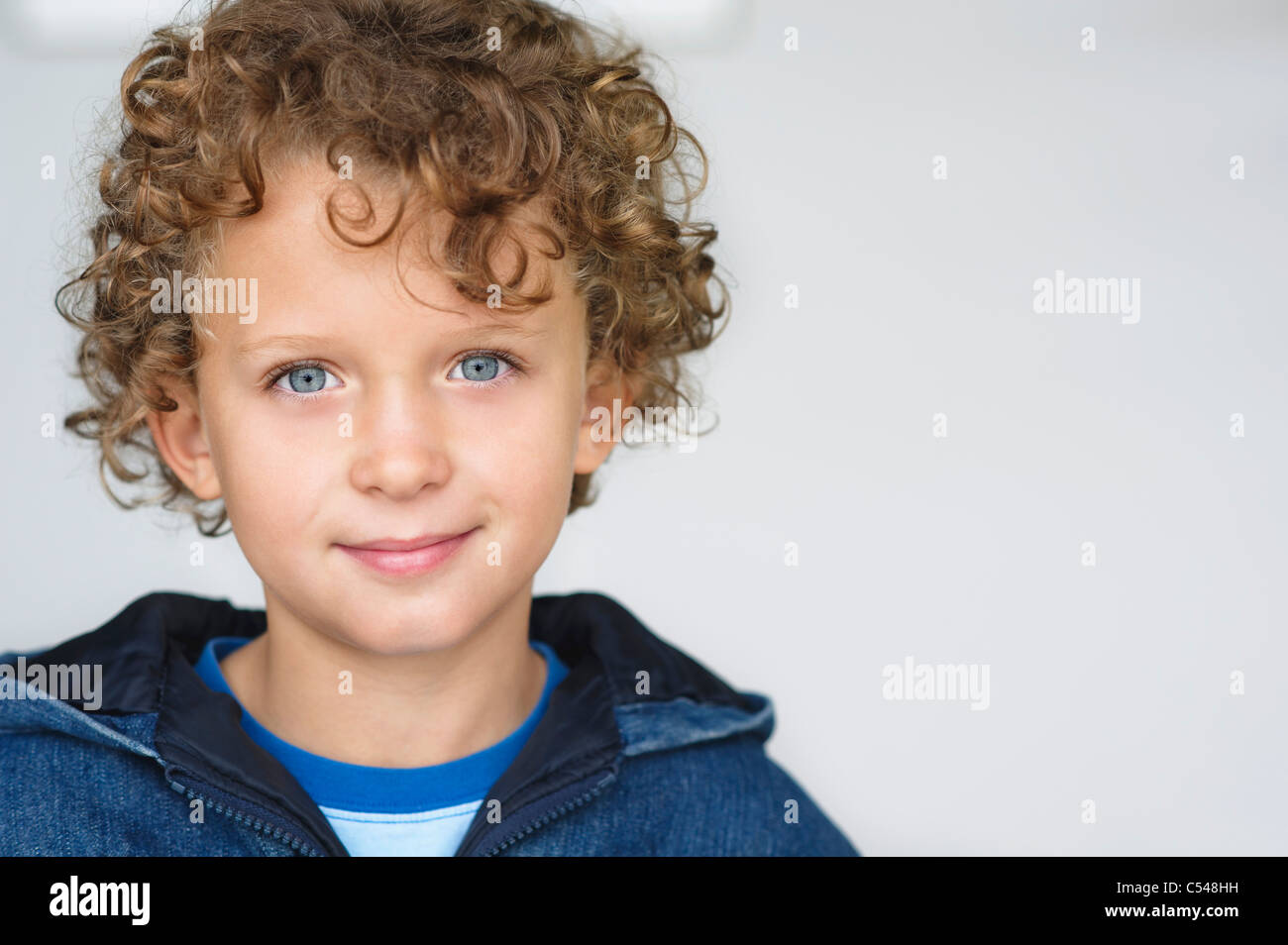 Africa boy child smiling hi-res stock photography and images - Alamy