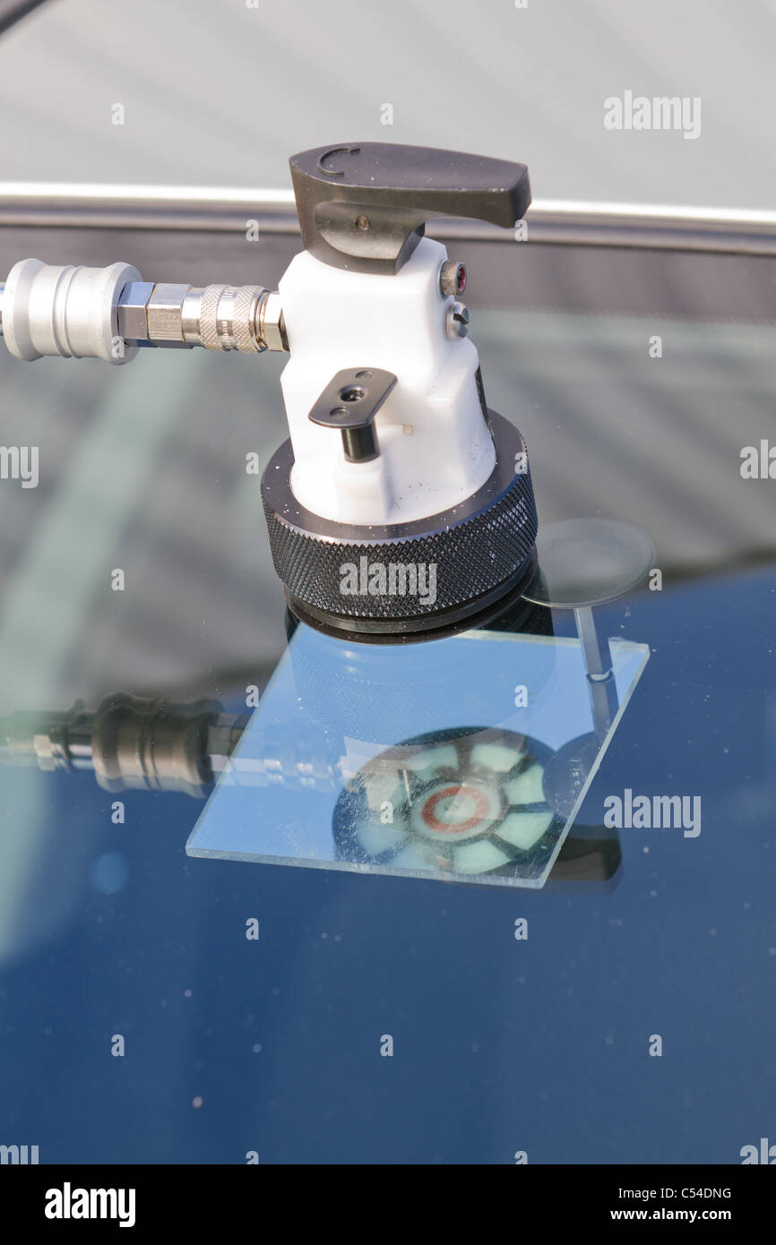 repairing dangerous crack in windshield on location without replacement