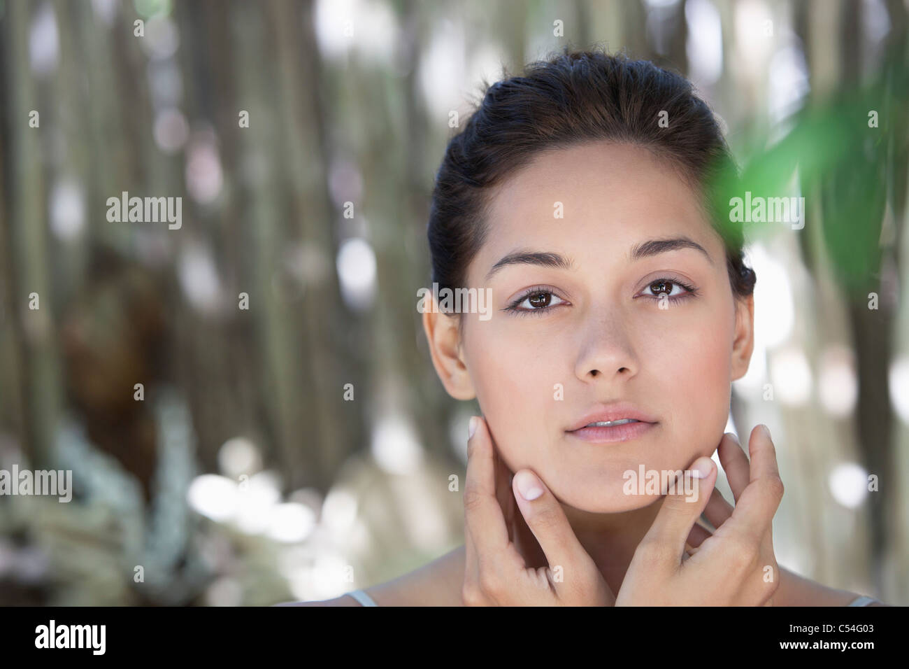 Portrait of a beautiful young woman Stock Photo - Alamy