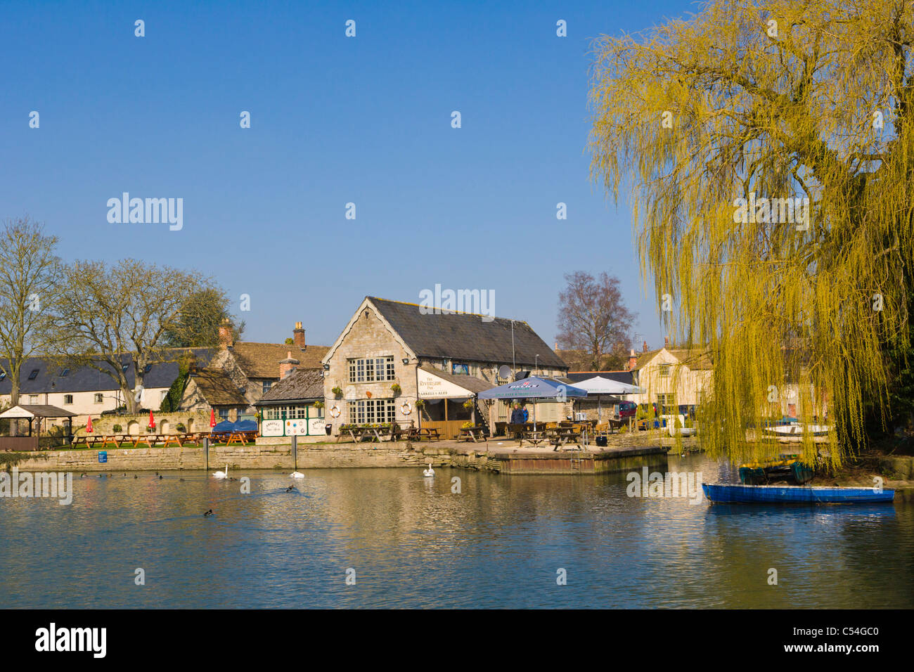 The Riverside Pub near River Thames, Lechlade on Thames, the Cotswolds