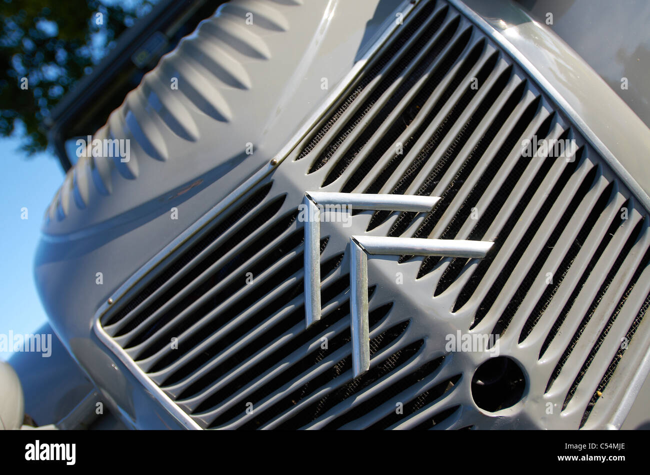 Citroen 2cv hi-res stock photography and images - Alamy