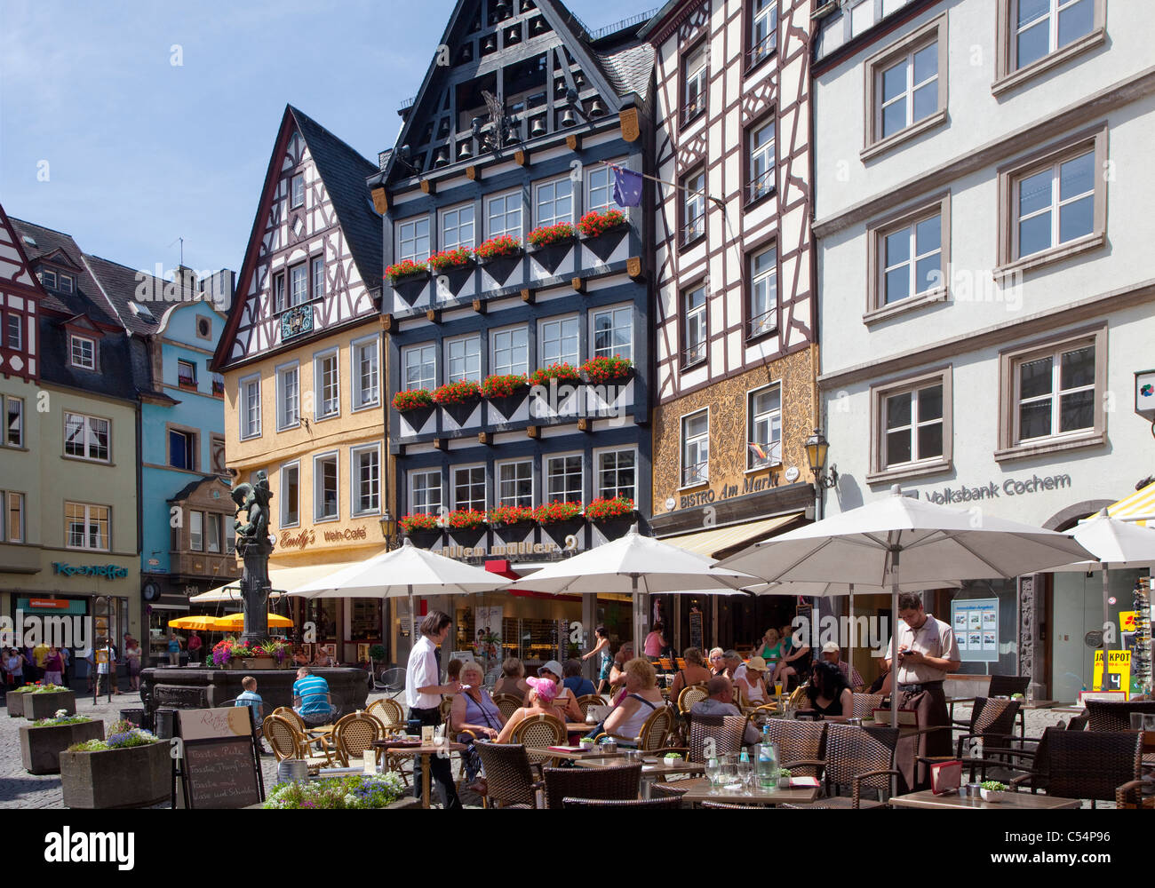 Strassencafe auf dem Marktplatz, historischer Stadtkern, Cochem, Mittelmosel, Street coffee shop at the market place, old town Stock Photo