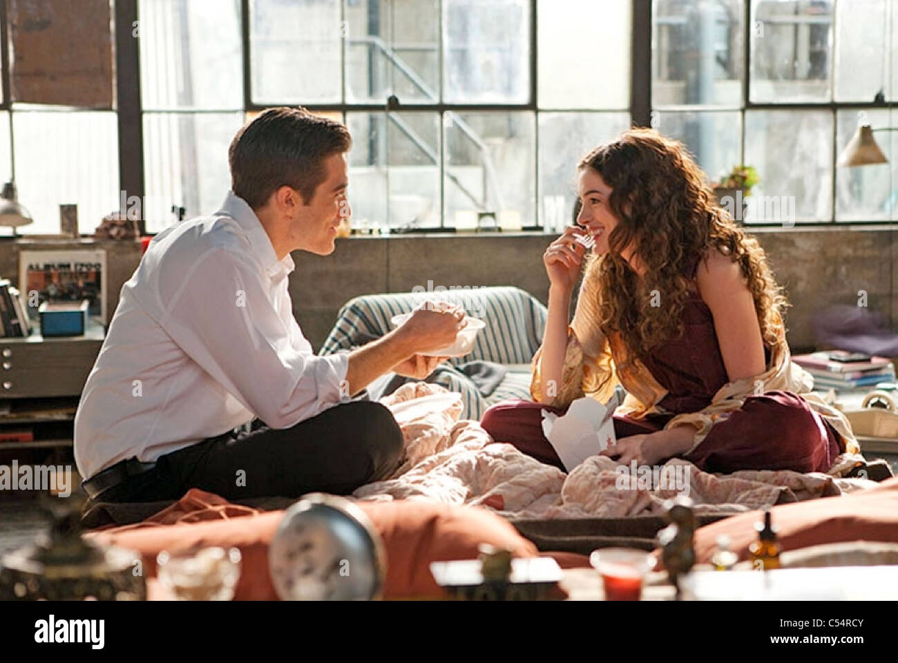 LOVE AND OTHER DRUGS 2010  TCF film  with Anne Hathaway and Jake Gyllenhaal Stock Photo