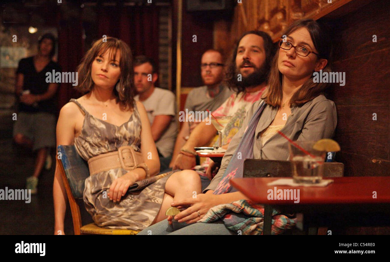 OUR IDIOT BROTHER aka My Idiot Brother 2011 Big Beach Story film. Front from left: Emily Mortimer, Paul Rudd, Elizabeth Banks Stock Photo