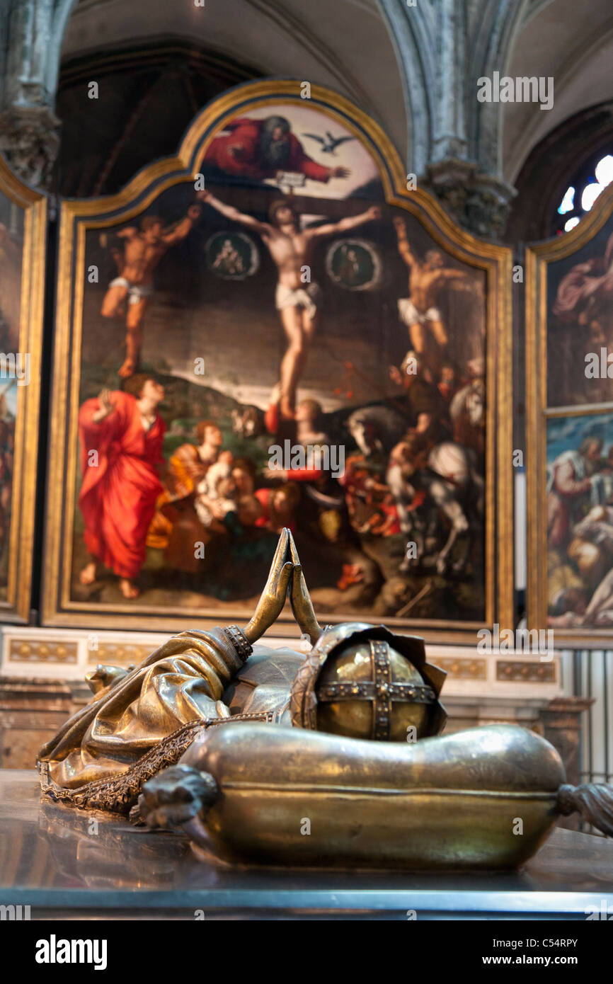Bernard van Orley, triptych with the Crucifixion in the Church of our Lady, Bruges Belgium 2 Stock Photo