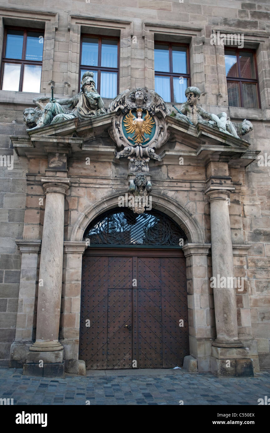 Eingang zum Nuernberger Rathaus verzierte Fassade Altstadt Entry to the Townhall of Nuremberg old town Stock Photo
