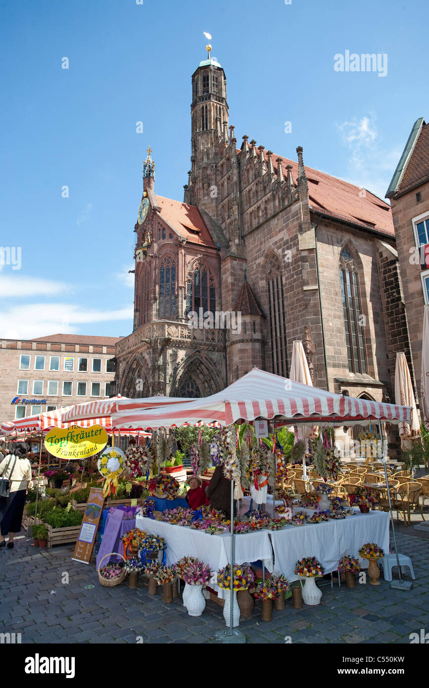 Markt an der Frauenkirche Hauptmarkt Altstadt, Market at the Woman church Main market Stock Photo
