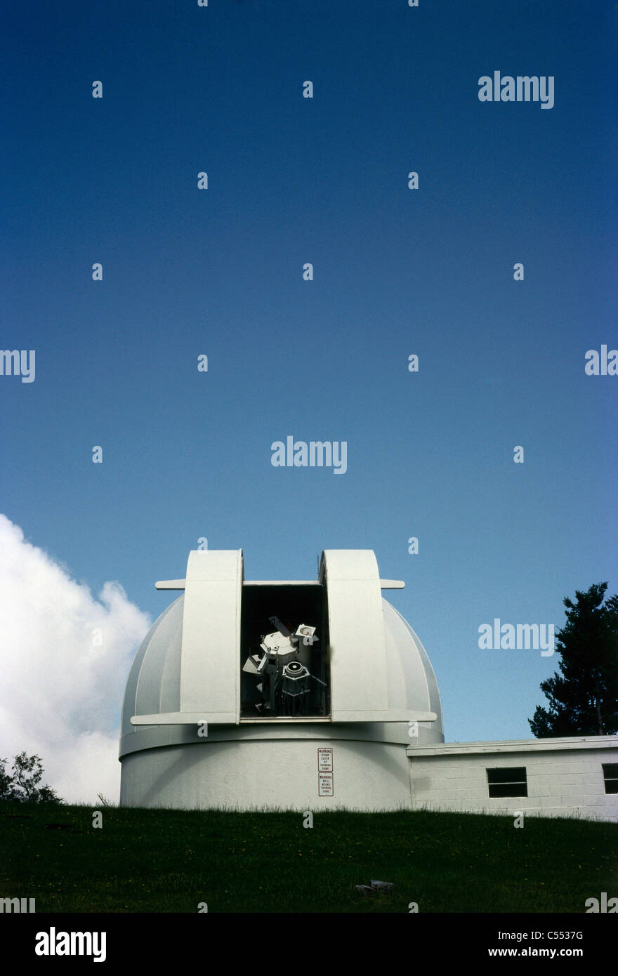 USA, New Mexico, Cloudcroft, Telescope in National Solar Observatory