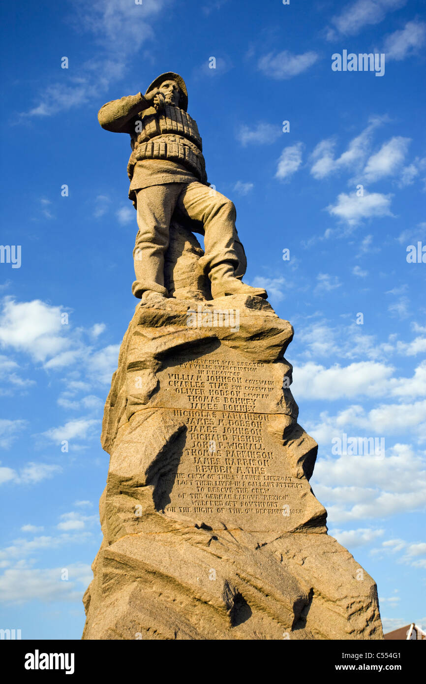 Lifeboat men memorial on the promenade at St Annes, Lancashire. Stock Photo