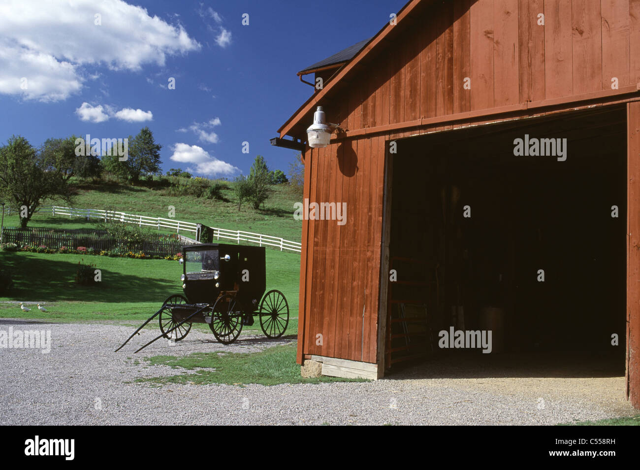 USA, Ohio, Holmes County, Millersburg, Wooden barn in Yoder's Amish Home Stock Photo