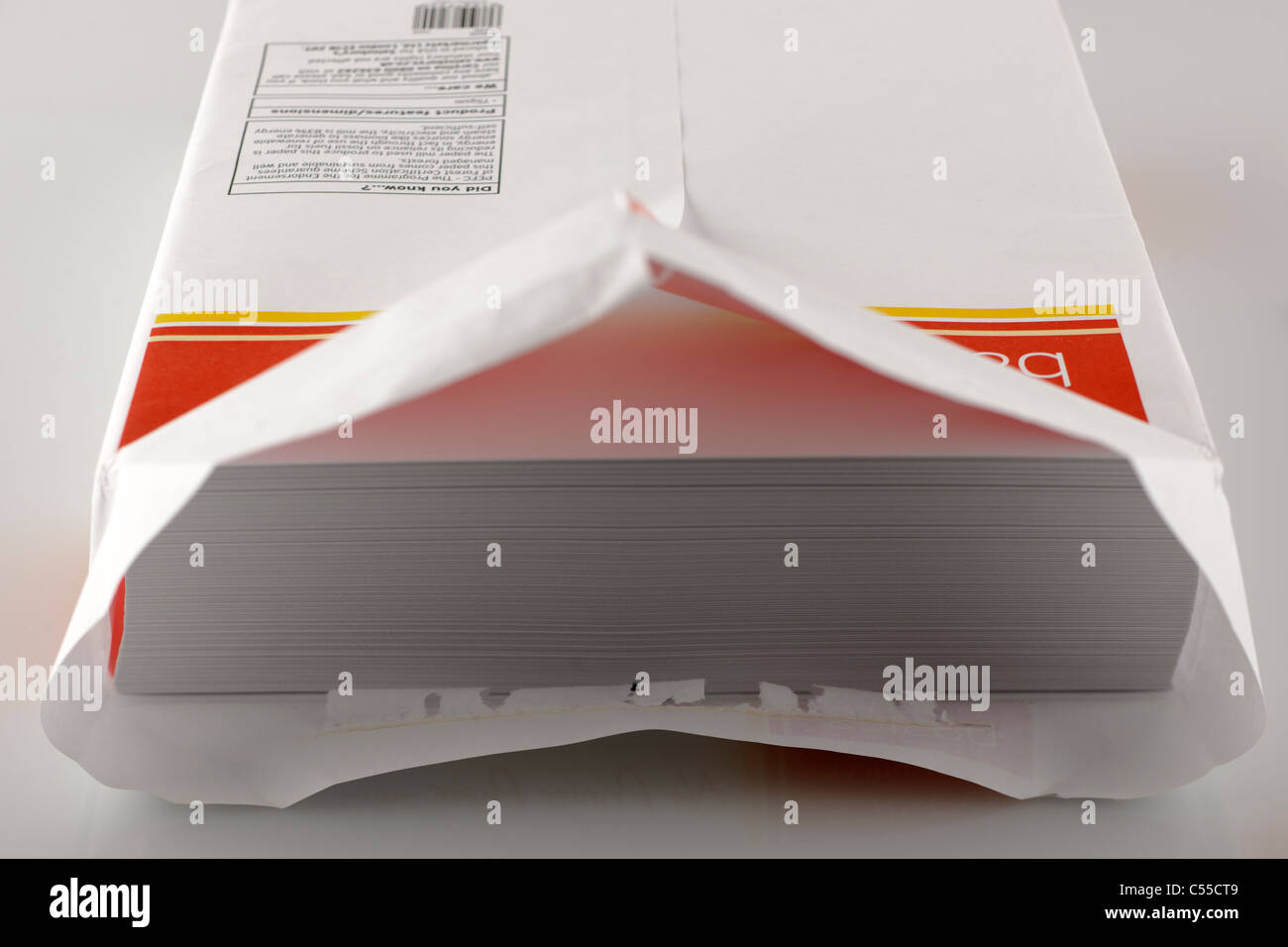 500 A4 sheets of Sainsburys basics white printer paper Stock Photo