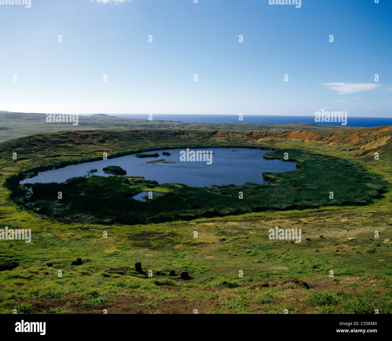 Lake Raraku Chile, Easter Island, Rano Raraku, Volcanic lake Stock Photo - Alamy
