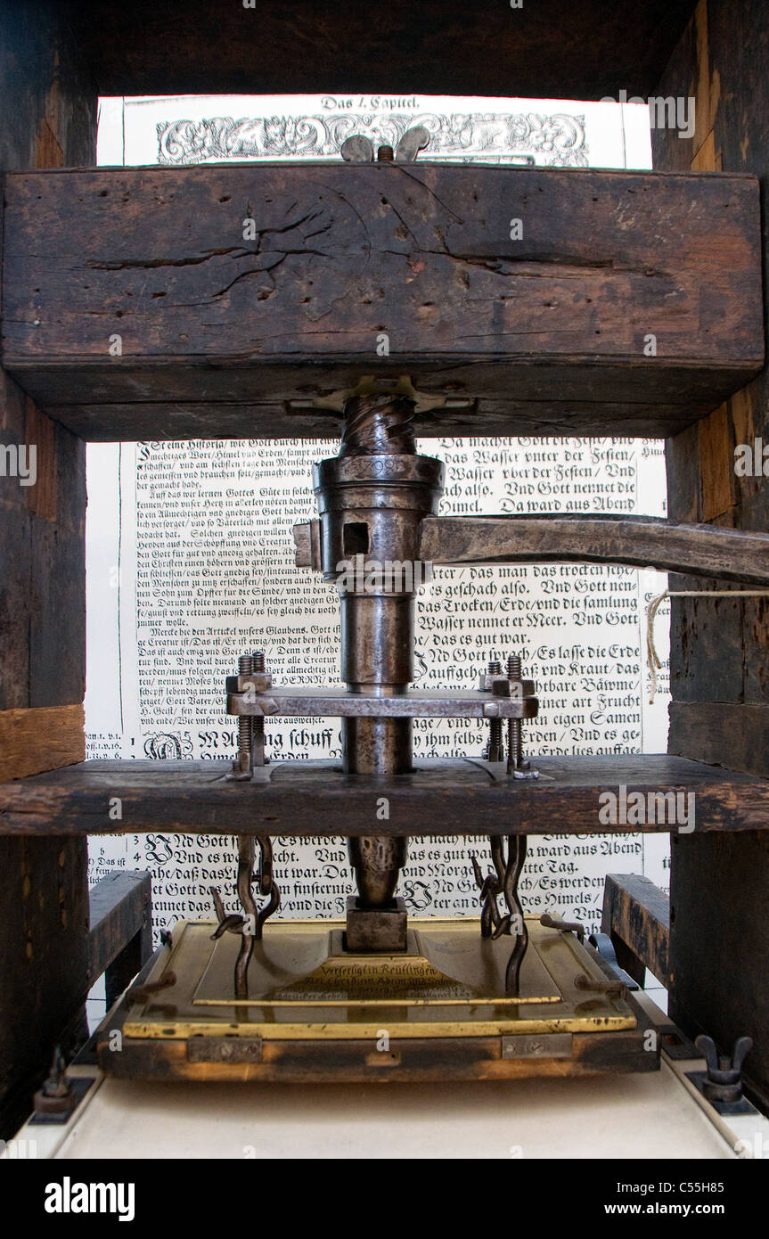 Gutenberg printing press hires stock photography and images Alamy