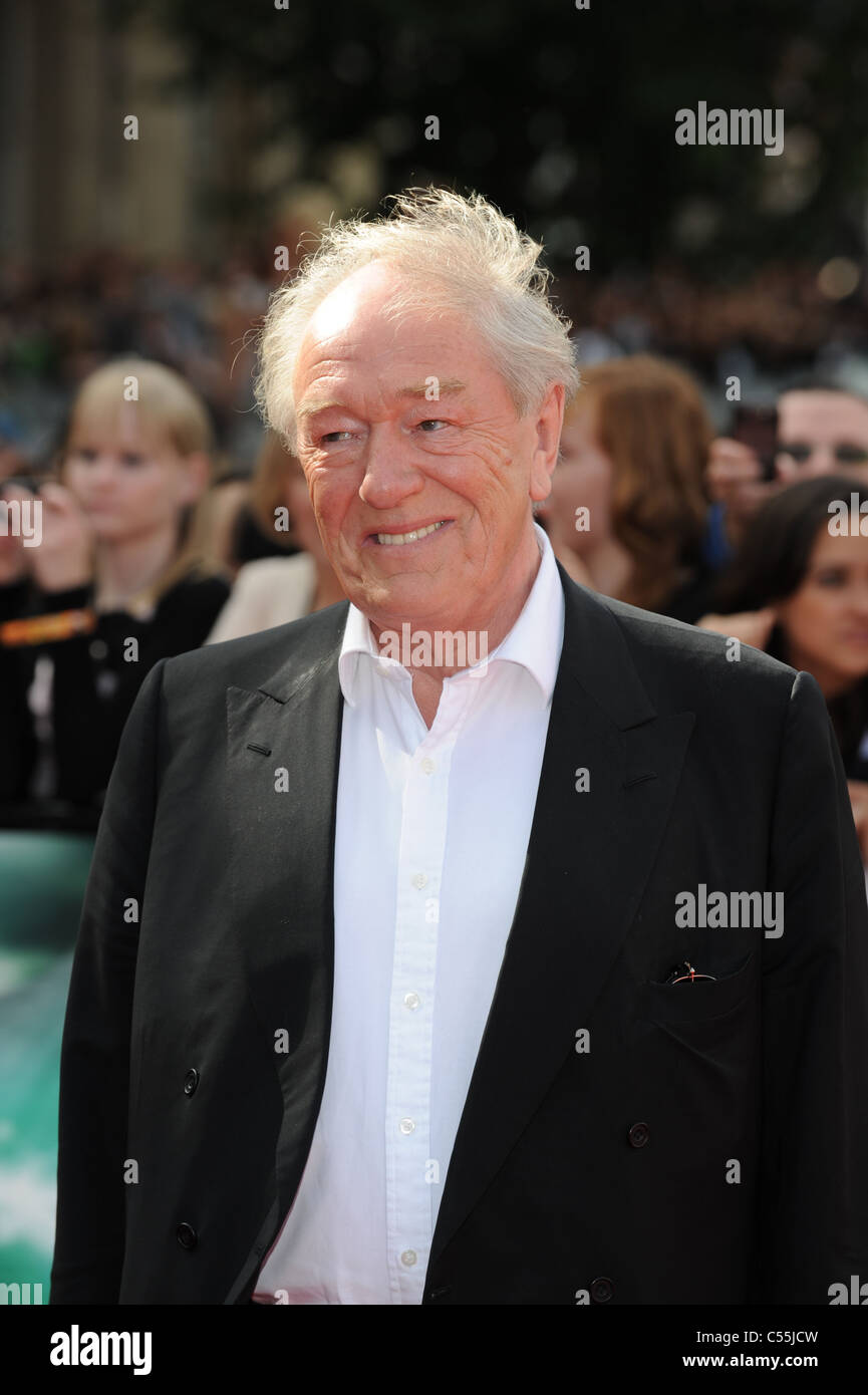 Michael gambon hi-res stock photography and images - Alamy