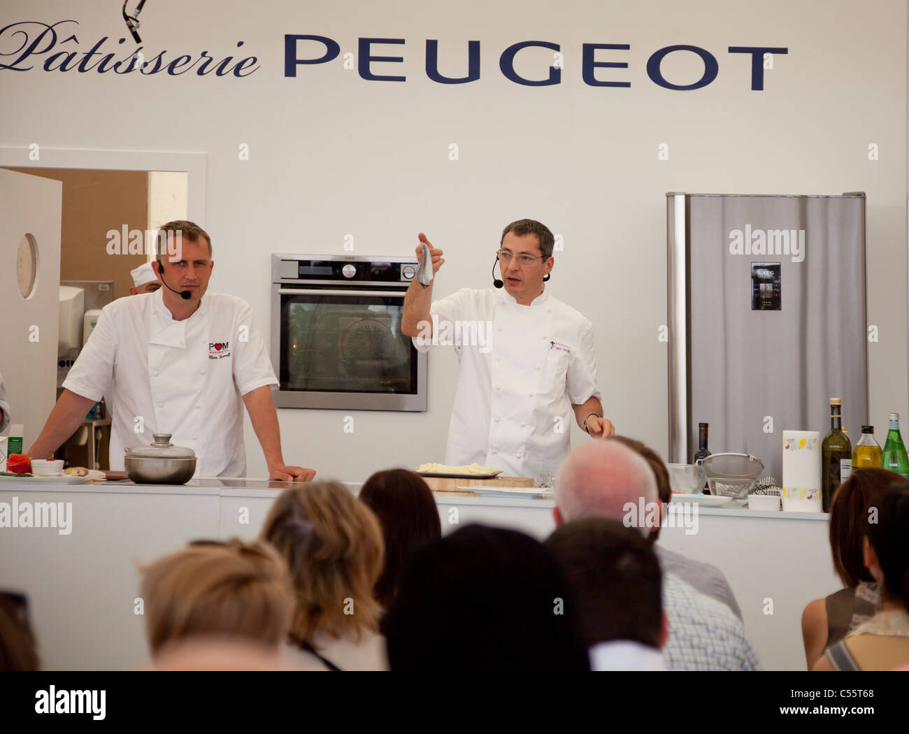 British celebrity chef hi-res stock photography and images - Alamy