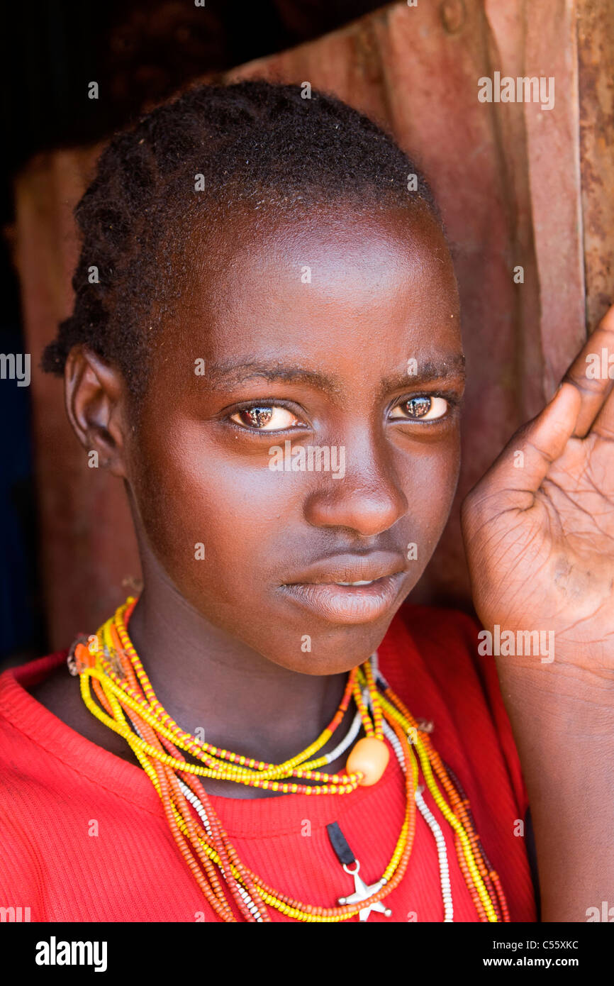 Portrait of a Tsemay girl at Weyto market, Ethiopia Stock Photo - Alamy