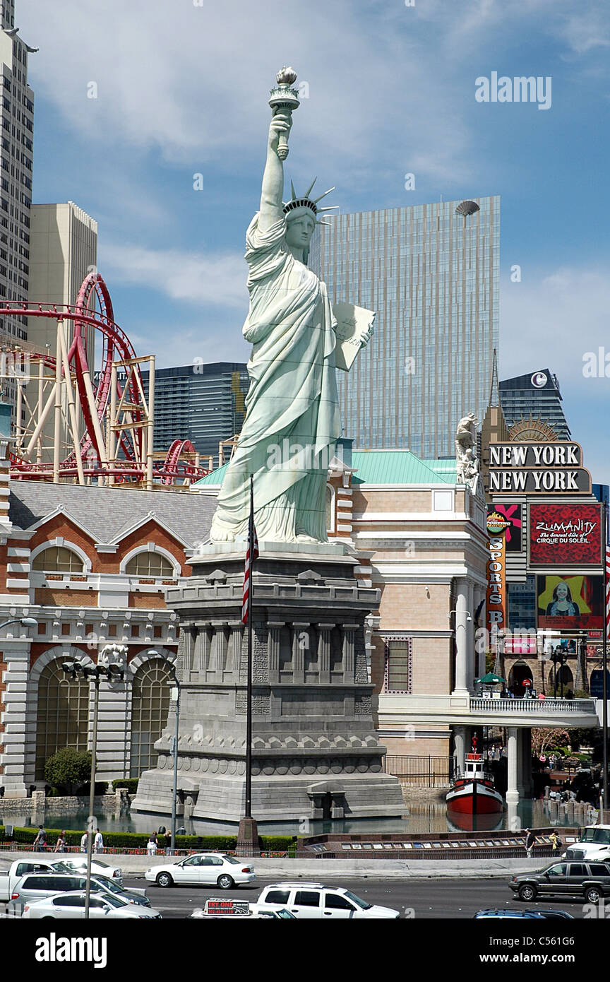 Replica of Statue of Liberty Outside of New York, New York Hotel and  Casino, Las Vegas, NV Editorial Photography - Image of america, roller:  52266277