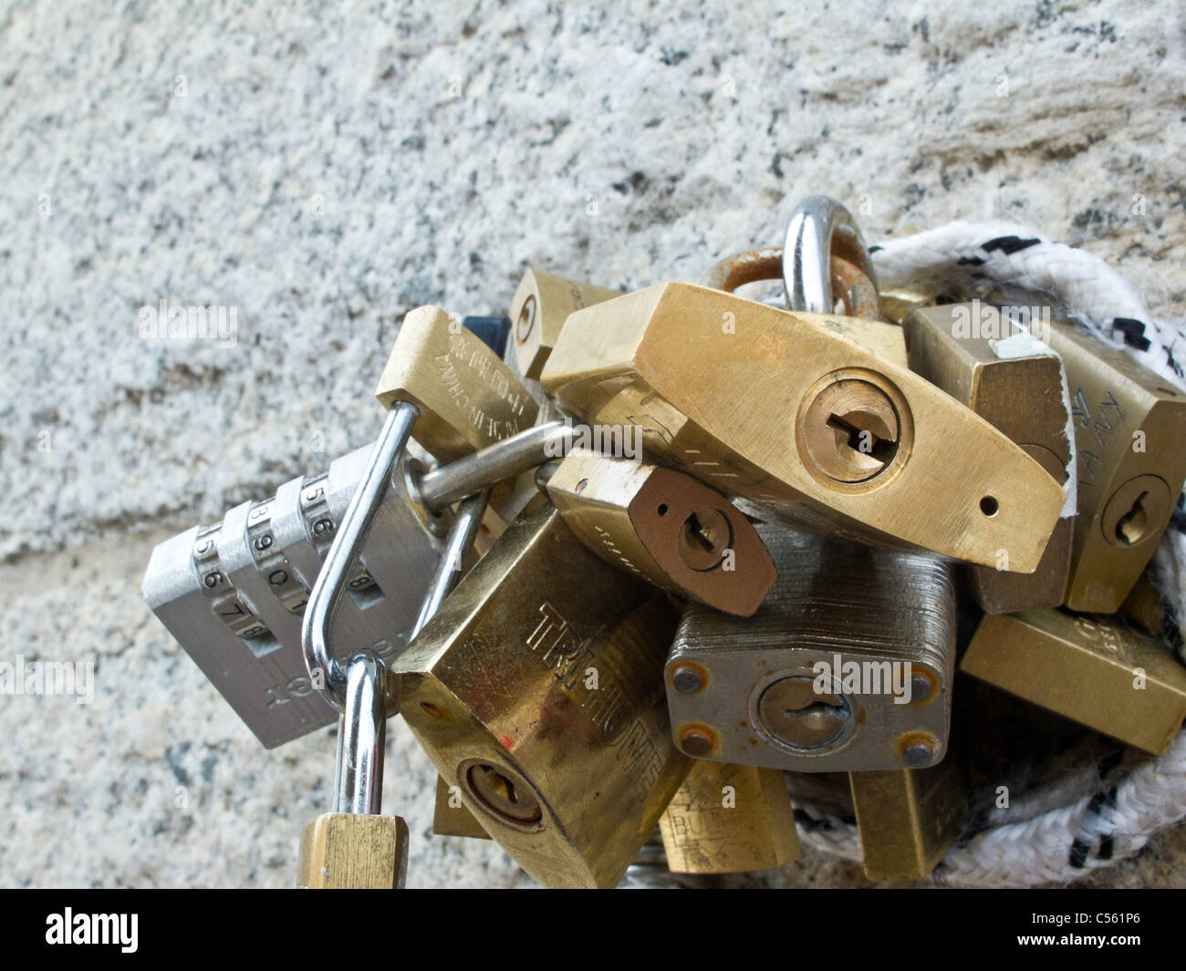 Love Padlocks, Brooklyn Bridge, NYC Stock Photo Alamy
