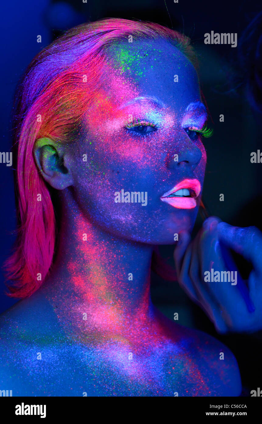 Body paint uv hi-res stock photography and images - Alamy