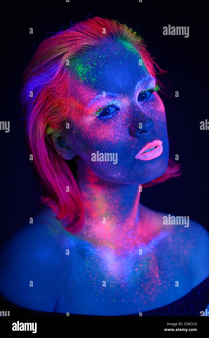 Uv black light room hires stock photography and images Alamy