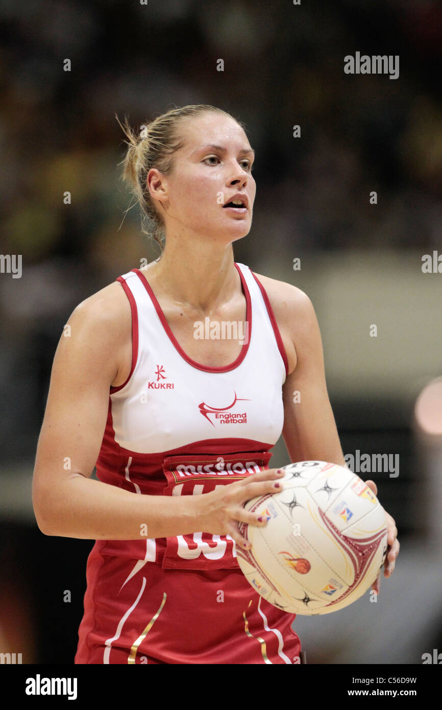 09.07.2011 Tamsin Greenway of England in action during the Semi-finals between New Zealand and England, Mission Foods World Netball Championships 2011 from the Singapore Indoor Stadium in Singapore. Stock Photo