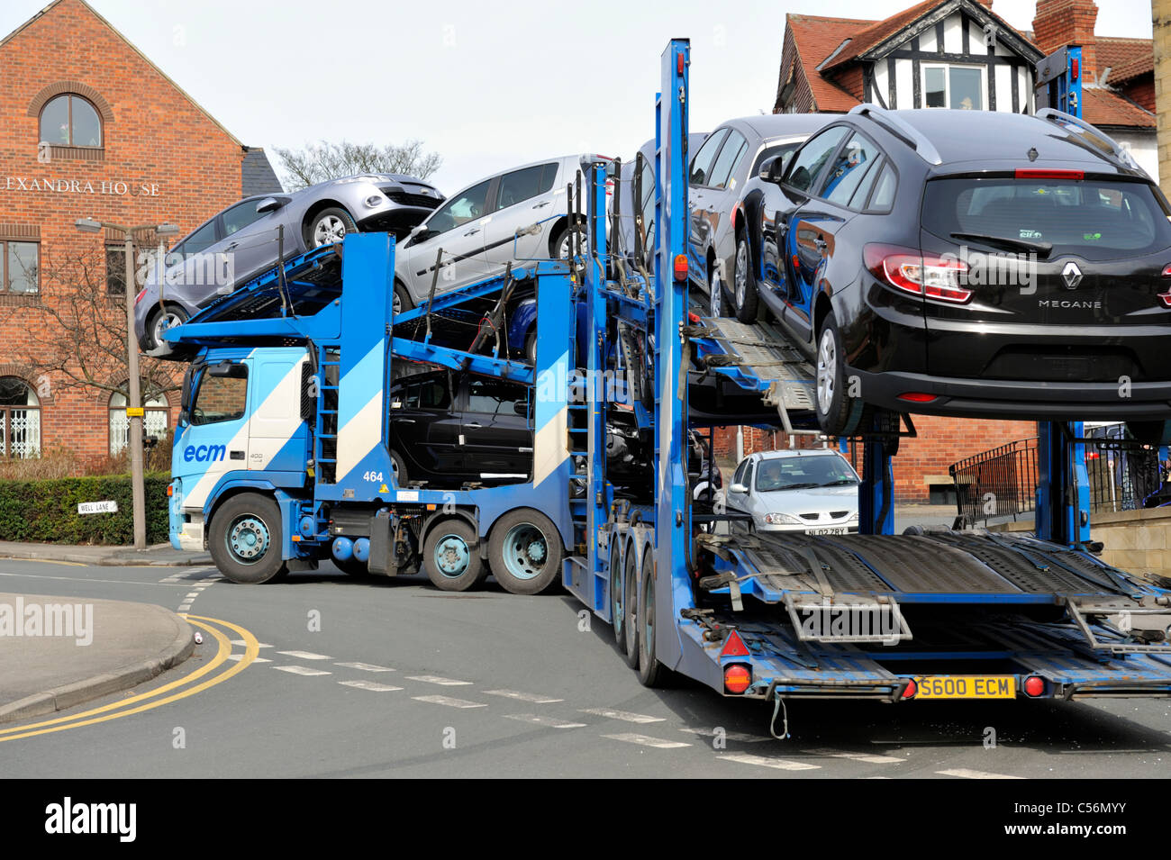 Car transporter lorry hi-res stock photography and images - Alamy