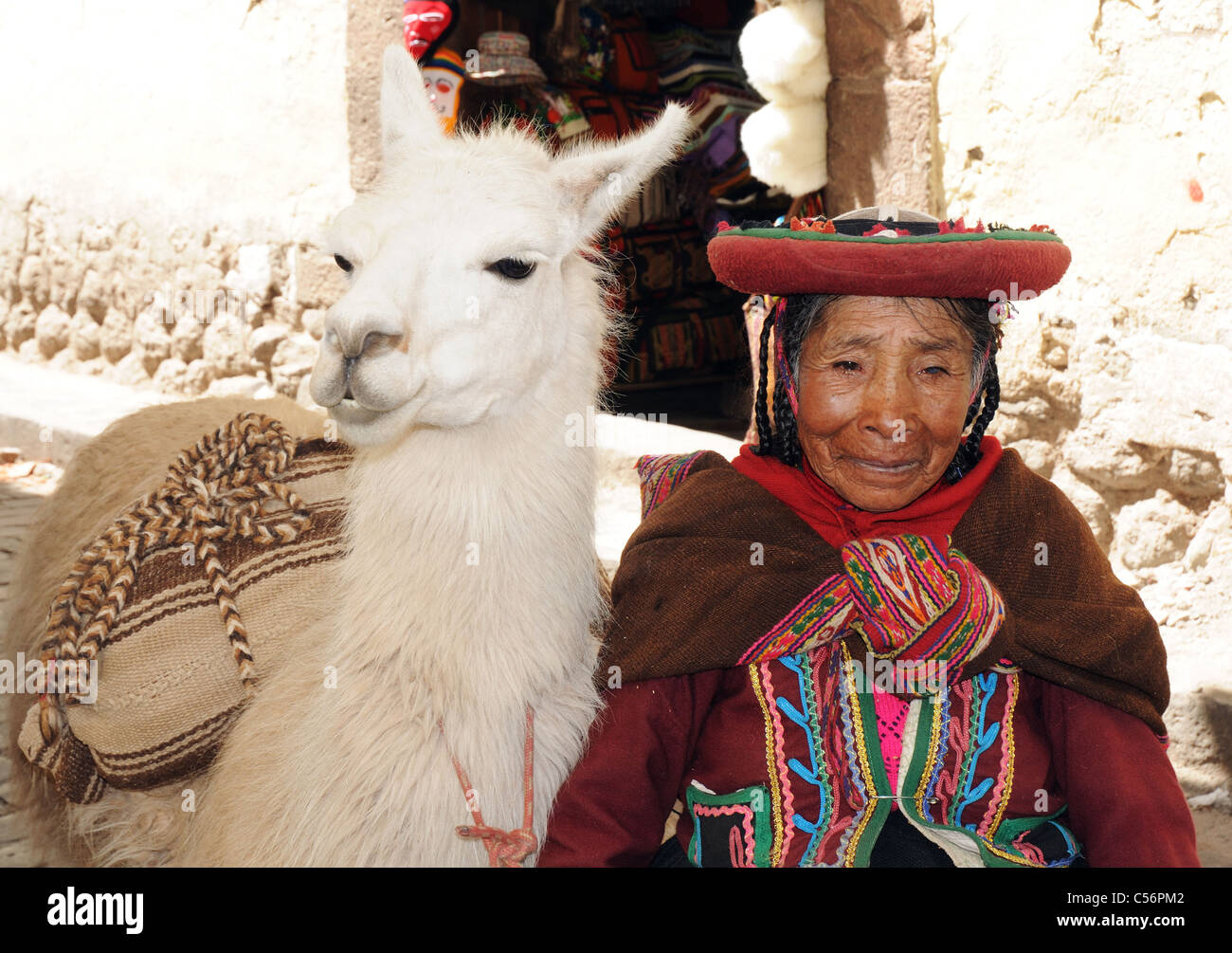 Peruvian woman alpaca hi-res stock photography and images - Alamy