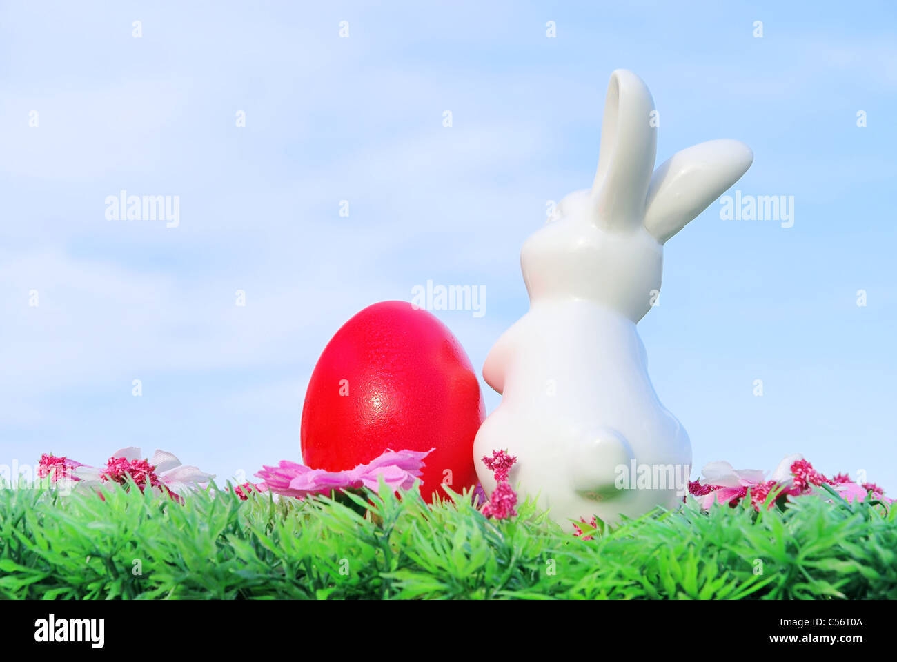 Osterhase auf Blumenwiese - easter bunny on flower meadow 02 Stock Photo