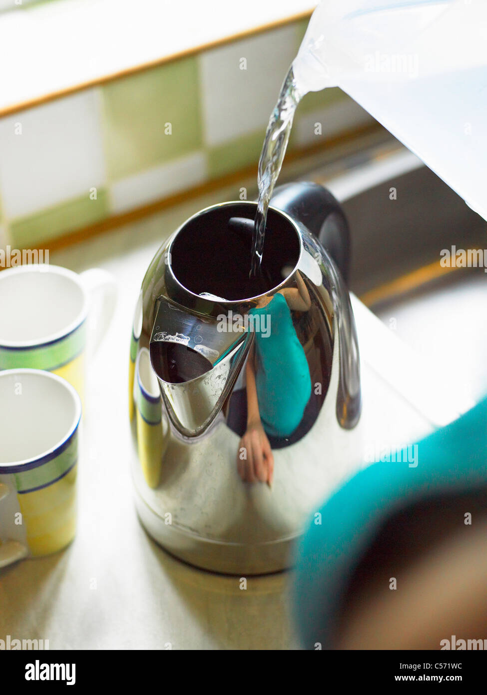 Filling kettle with water hires stock photography and images Alamy