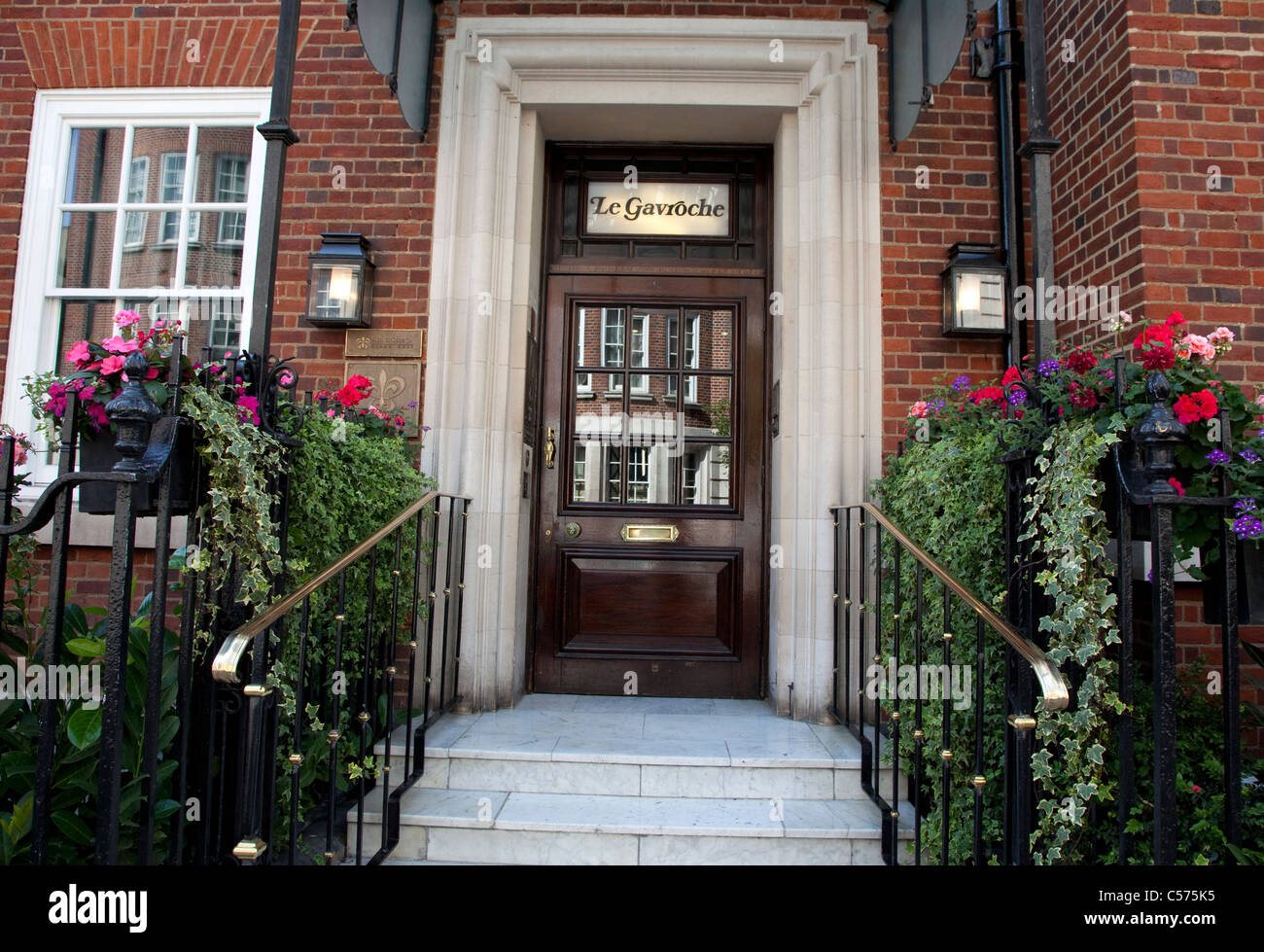 Le gavroche restaurant hi-res stock photography and images - Alamy