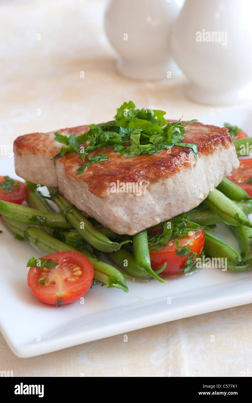 Tuna steak with vegetables Stock Photo Alamy