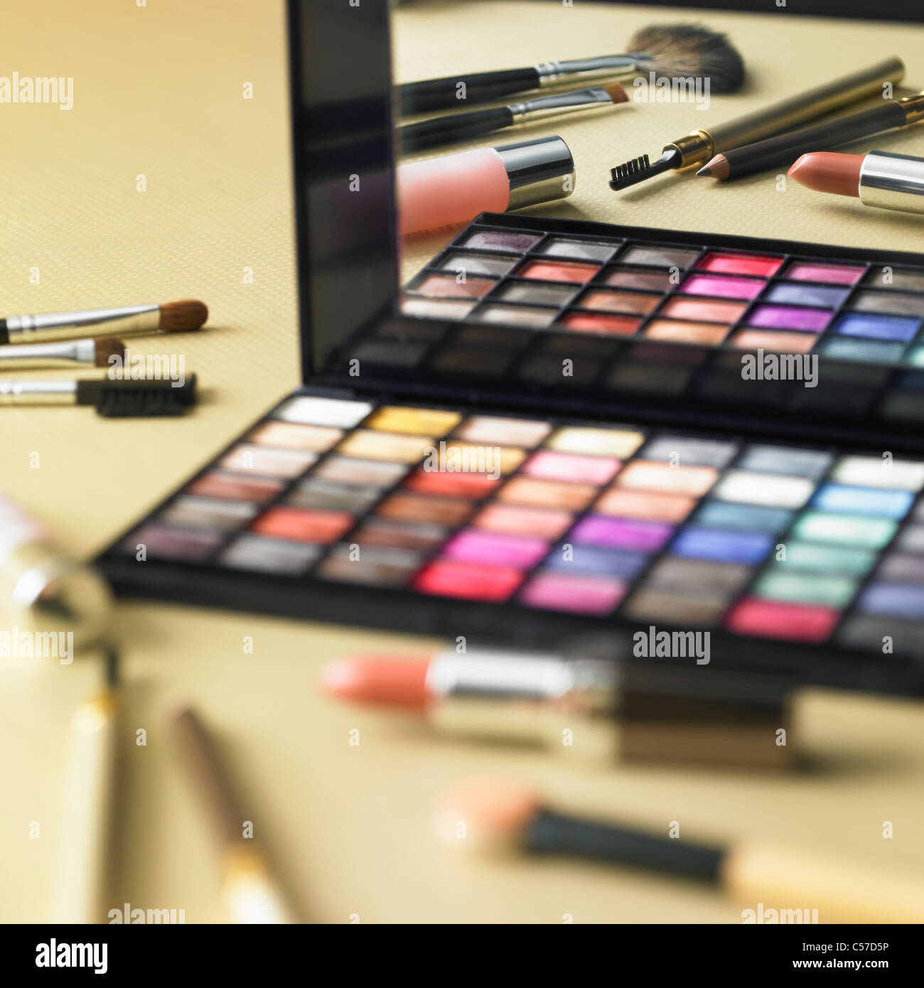 makeup palette and brush Stock Photo Alamy
