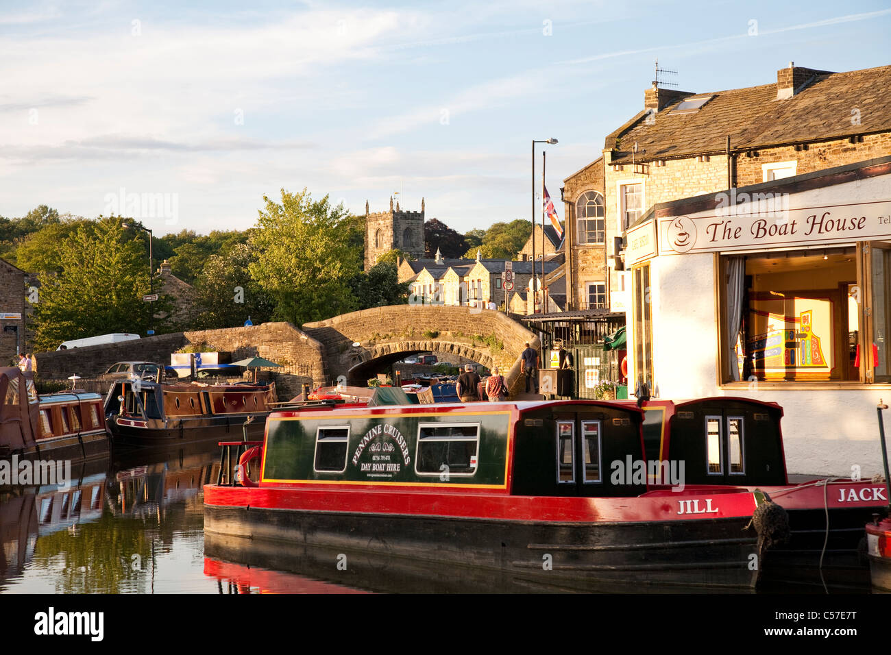 Leeds to Liverpool canal at Skipton Stock Photo
