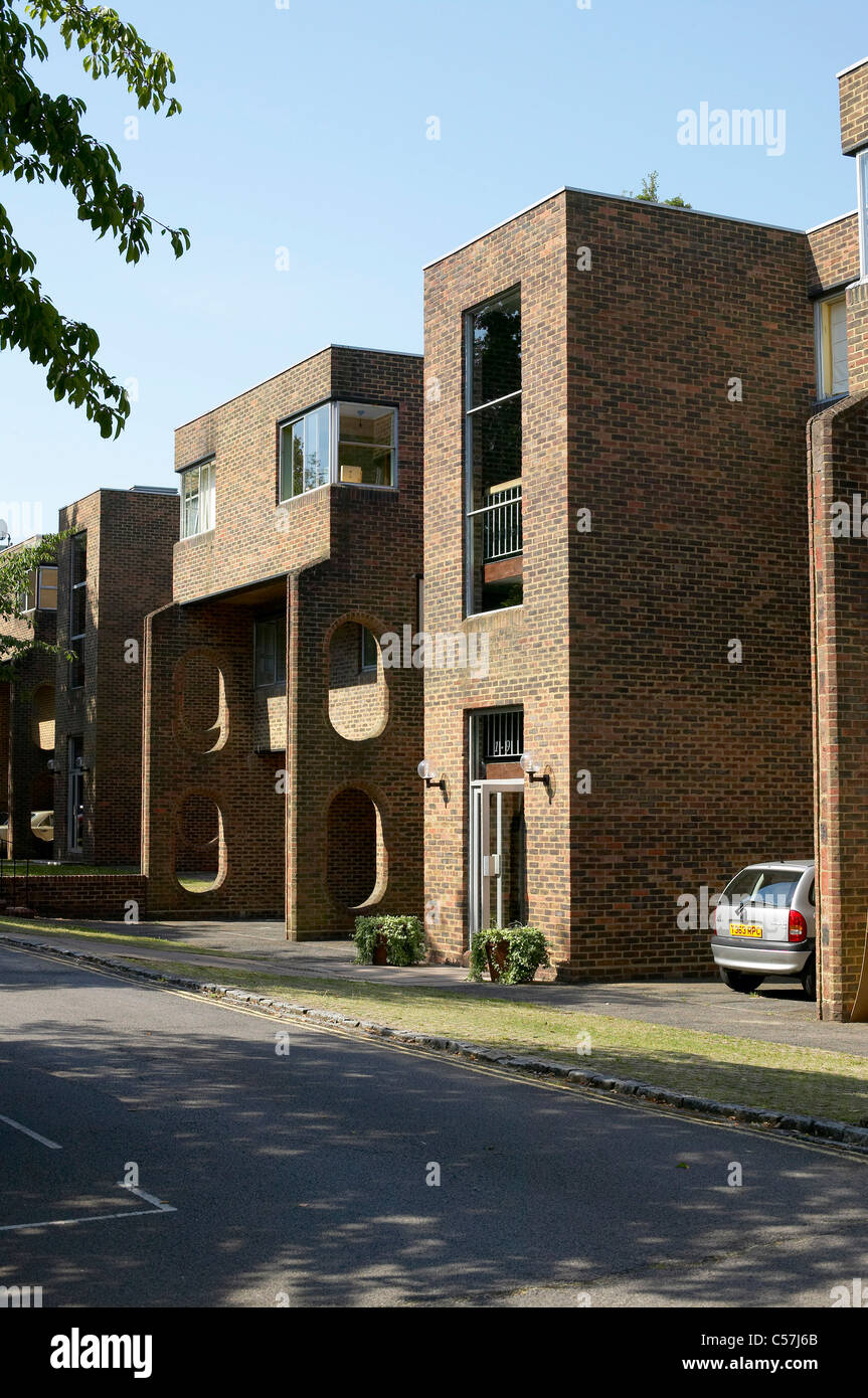 Housing/Houses various, Weybridge, Surrey. Brick apartments Stock Photo Alamy