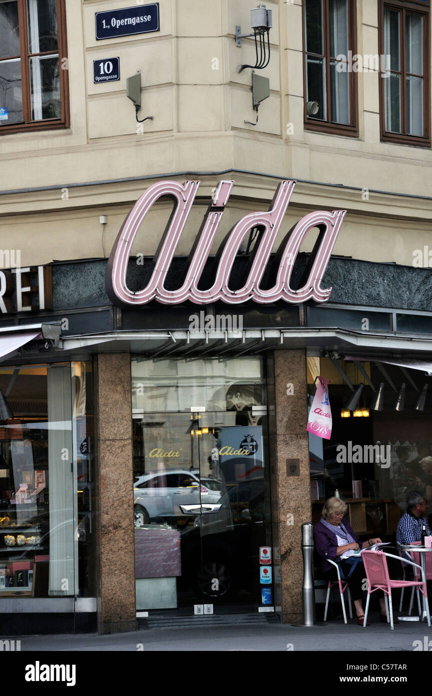 aida-one-of-vienna-s-most-famous-cafe-chains-vienna-austria-europe