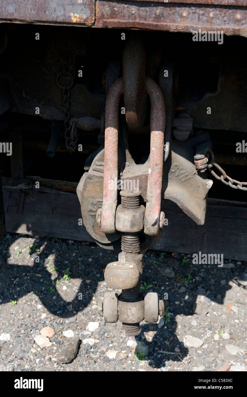 Screw and buckeye coupling on old railway carriage Stock Photo Alamy
