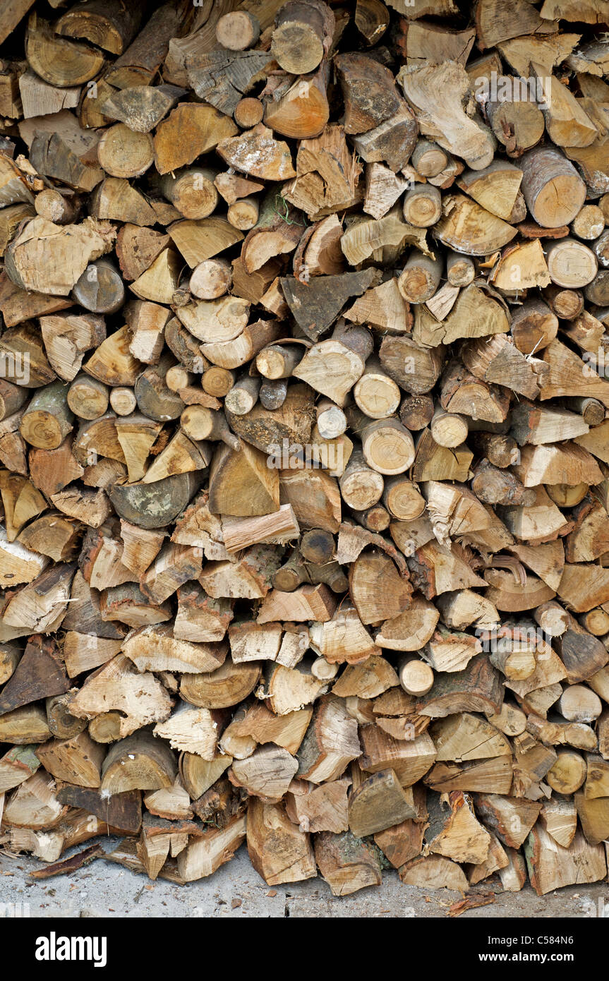Stackly Logs Stack of logs hi-res stock photography and images - Alamy