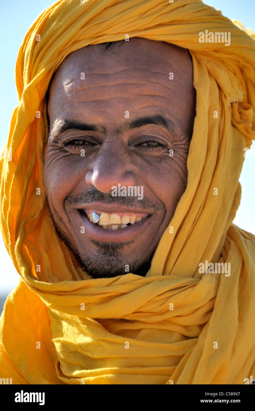 Africa, Morocco, Maghreb, North Africa, erg Chebbi, desert, Sahara, sand, man, Berber, portrait, Litham, turban Stock Photo