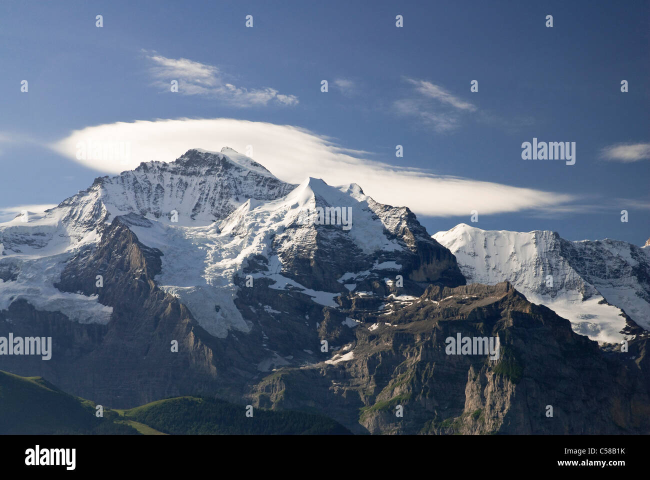 4000, Altocumulus lenticularis, lens clouds, mountains, Bern, canton BE, Bernese Alps, Bernese Oberland, Europe, Fohnfische, sum Stock Photo