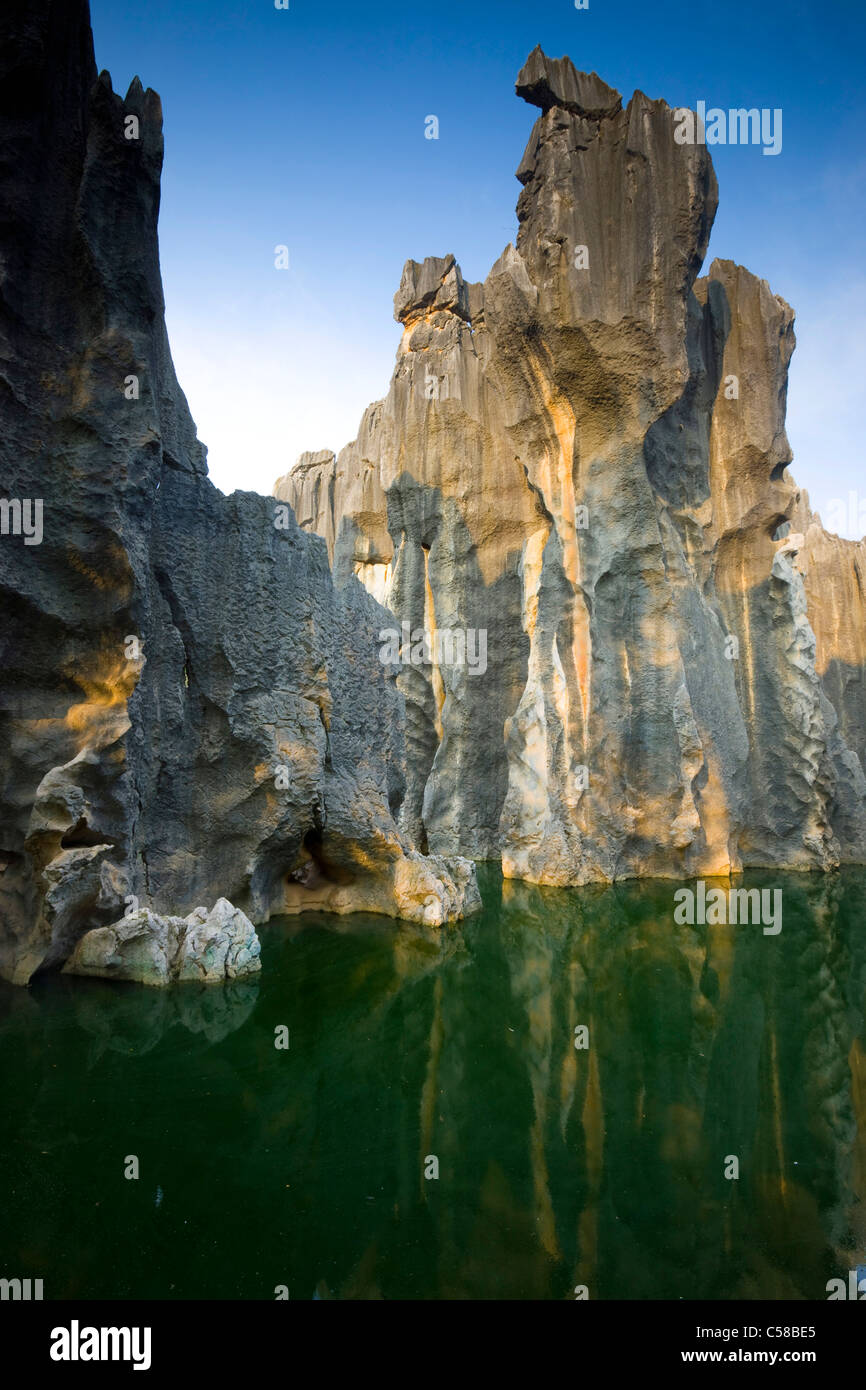 Shilin Stone Forest, China, Asia, stone wood, cliff forms, cliff needles, erosion, karst, formations, lake, sea, Stock Photo