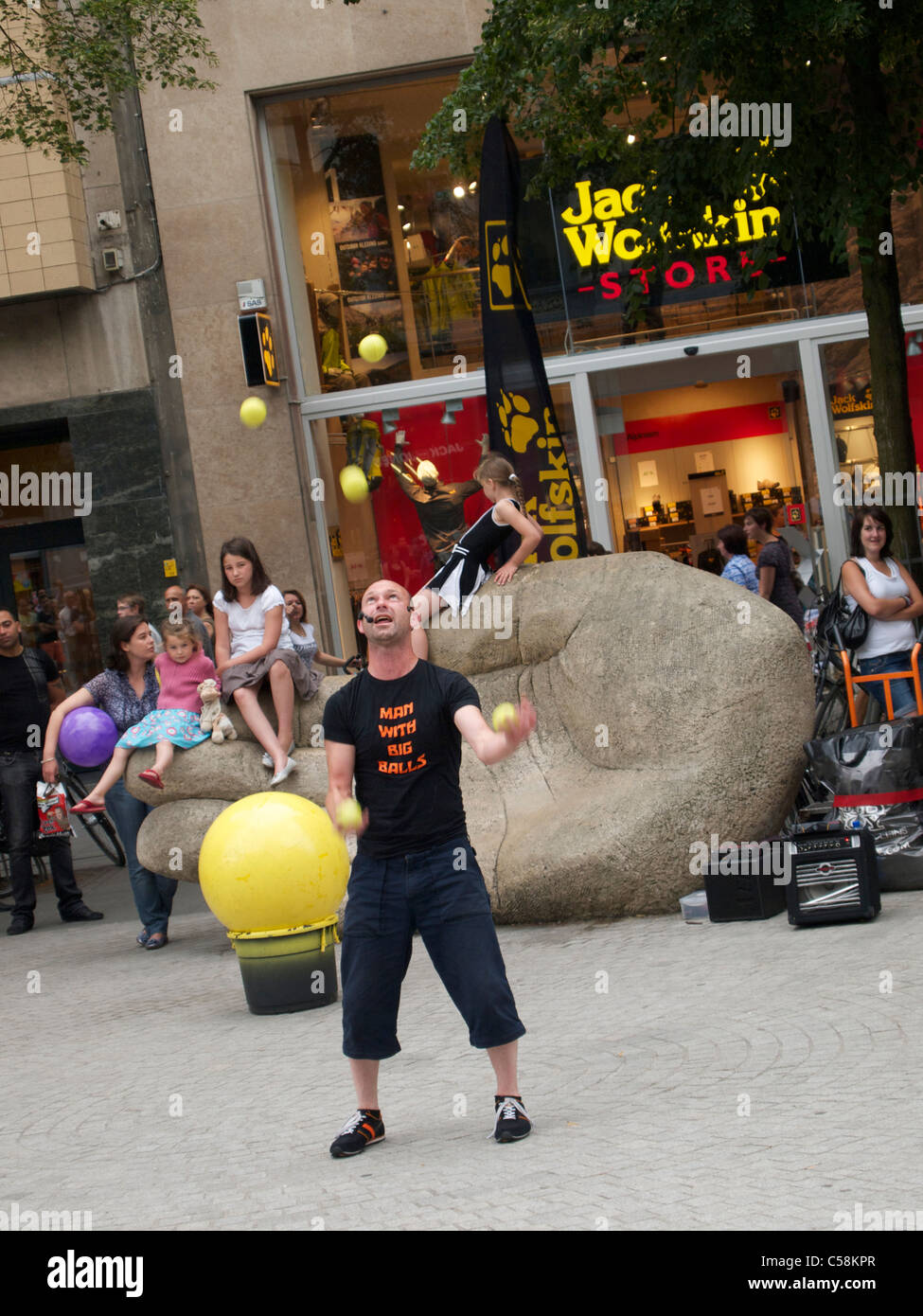 Street performer big balls in hi-res stock photography and images - Alamy