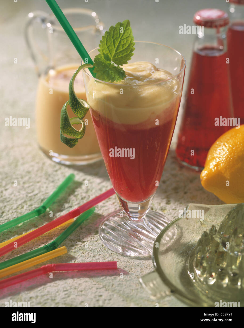 Strawssummer hi-res stock photography and images - Alamy