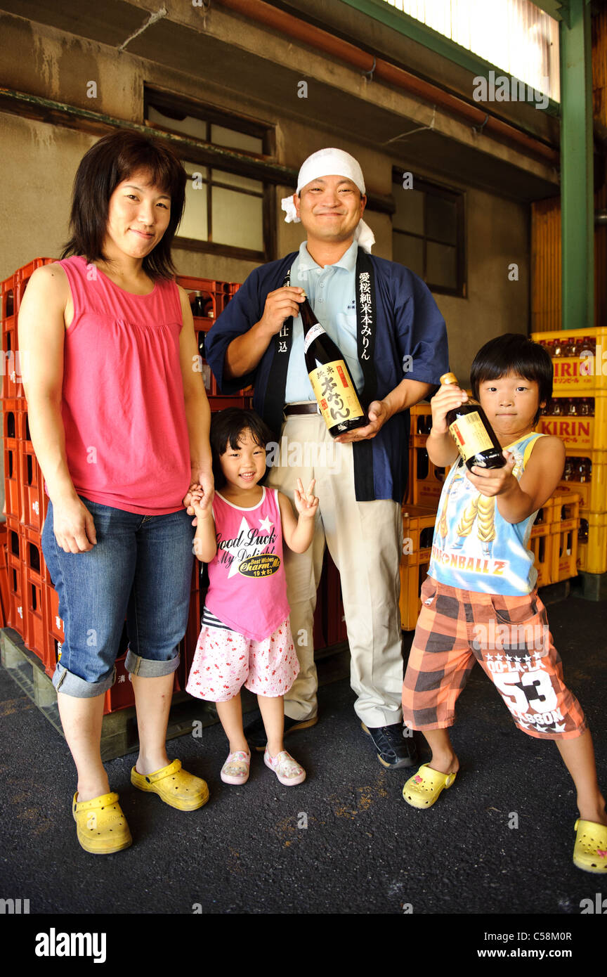 CEO Yoshinobu Sugiura with his family, Sugiura Mirin, Hekinan, Aichi pref, Japan, August 28, 2010. Stock Photo