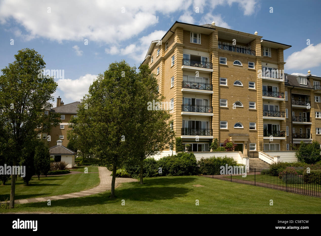 Barnes village london hires stock photography and images Alamy