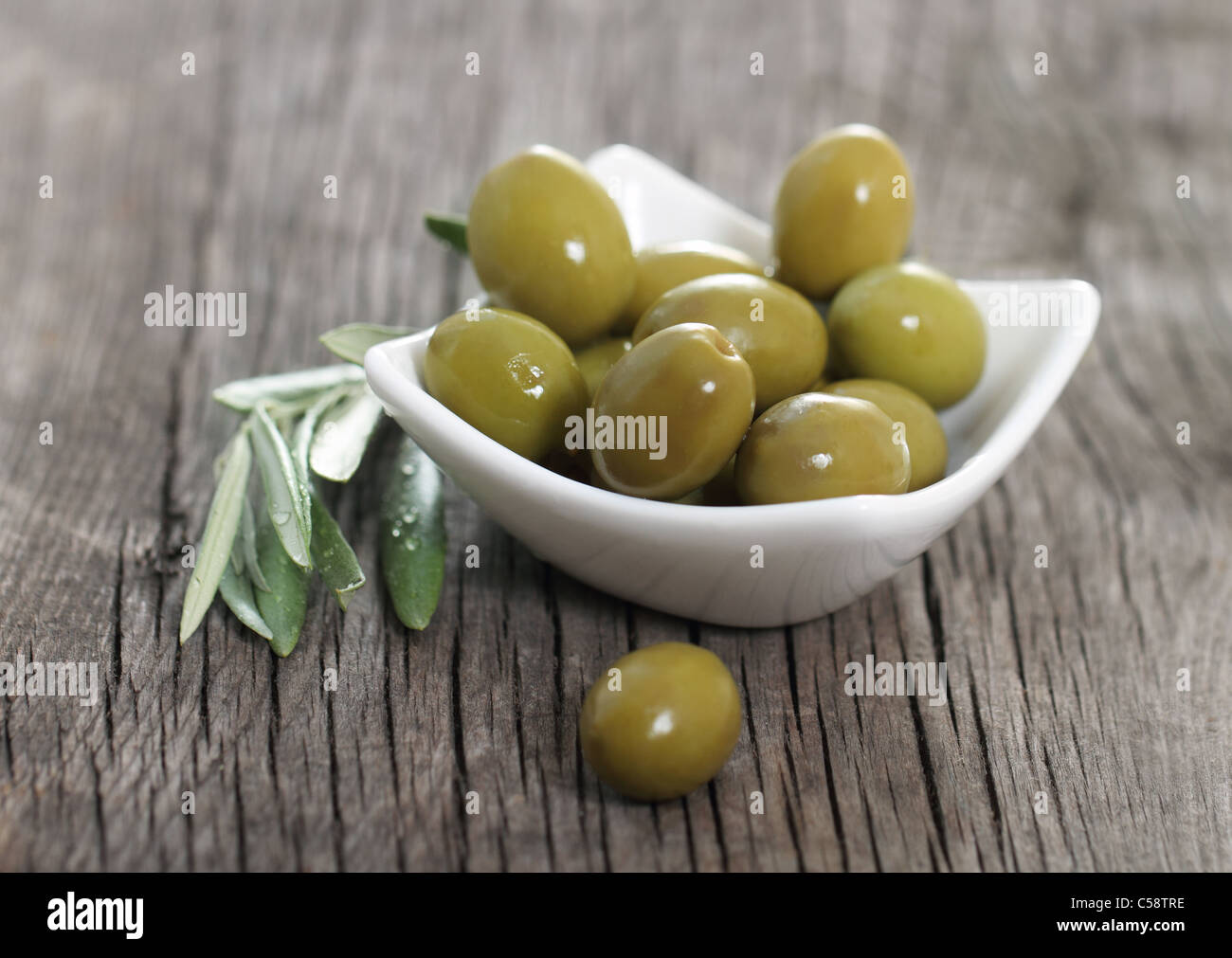 Чем заменить оливковое масло. Чем можно заменить оливки. Чем можно заменить оливковое масло. Чем заменить маслины. Замена оливок в са.