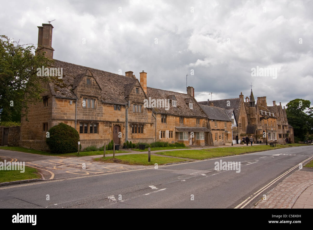 Building built from typical cotswold stone in Broadway, Worcestershire Stock Photo