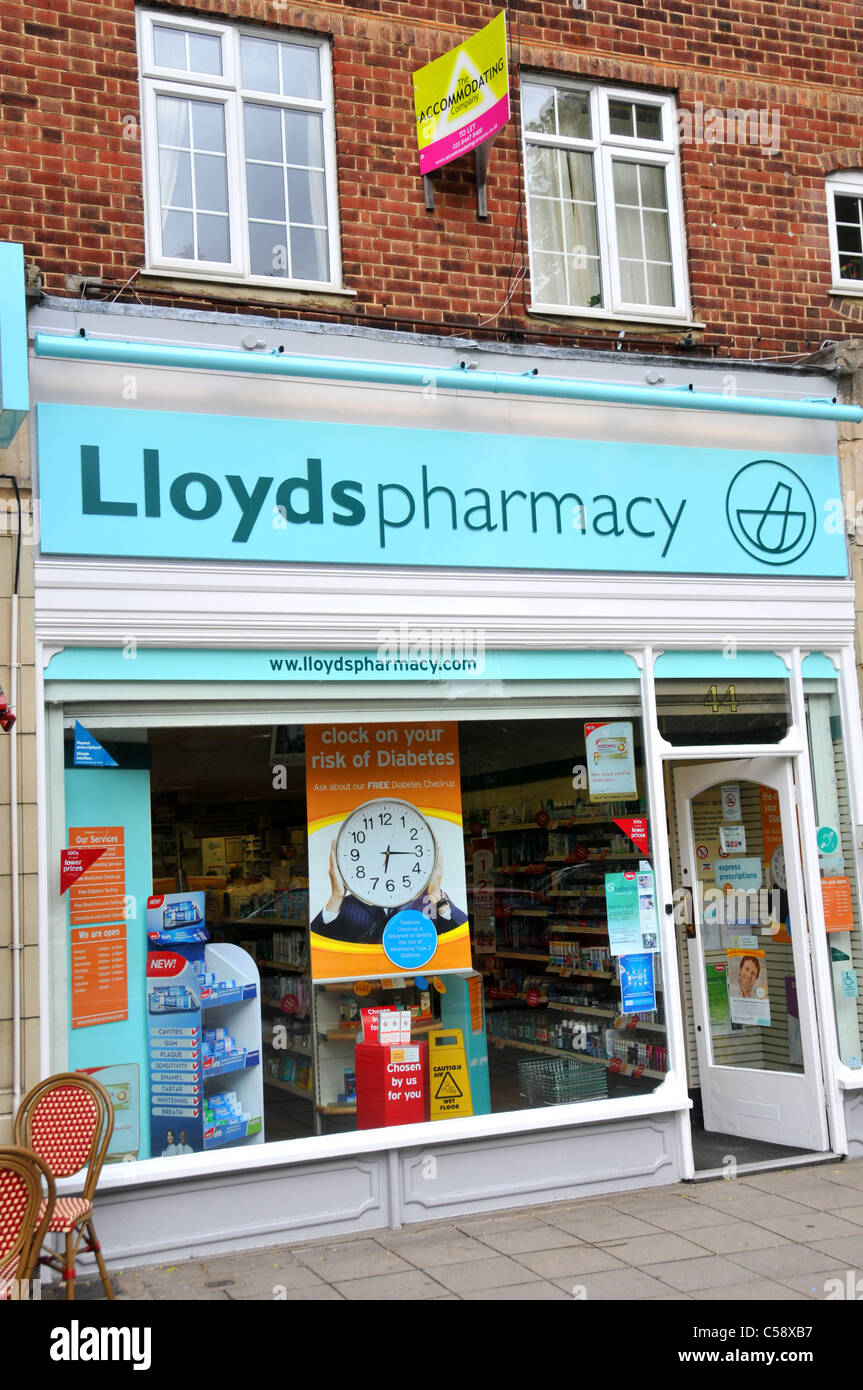 Lloyds pharmacy hires stock photography and images Alamy